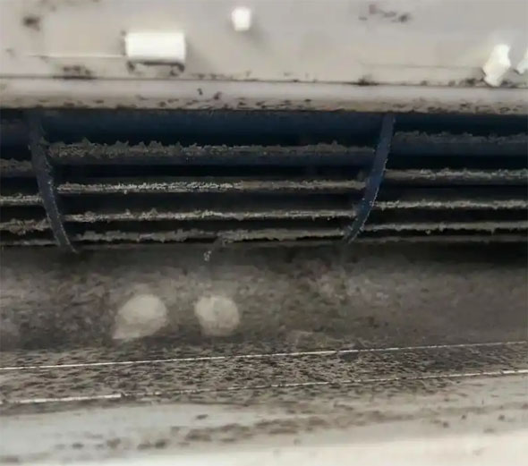 留坝空调吹的风有股烧焦味是怎么回事